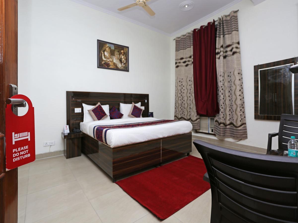 Oyo 8910 Celeste Inn Greater Noida Exterior foto